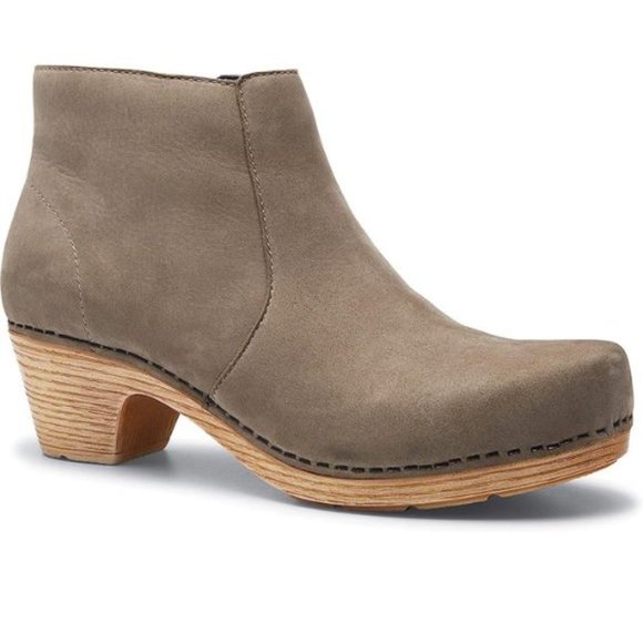 DANSKO Women's Maria Professional Taupe Suede Heeled Mule Ankle Bootie 40 9.5/10 - Picture 1 of 16